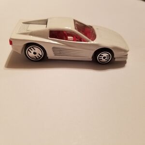 Ferrari Testarossa Hot Wheel Toy Cat White With Red Interior